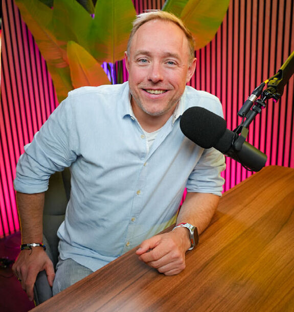 Fotos, Szenen im Podcaststudio bei der Aufnahme von einfach gesund!