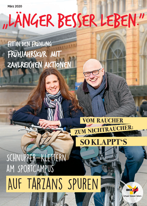 Mann und Frau vor Bahnhof Hannover