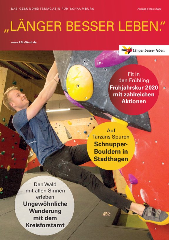 Mann beim Klettern